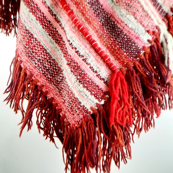 Elegant Multicolor Knit Cape - Picture 4 of 11